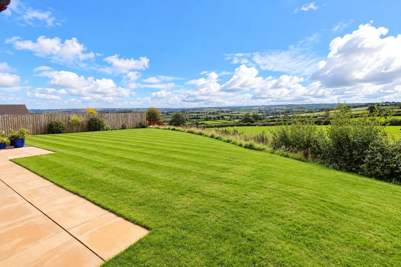 Antler Close, South Molton, EX36, photo 15