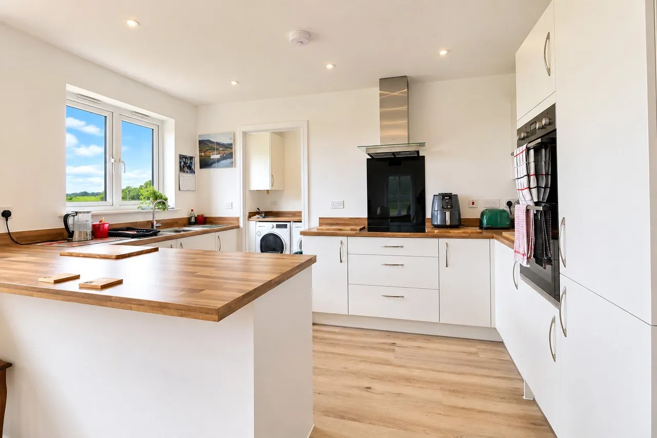 Antler Close, South Molton, EX36, photo 3