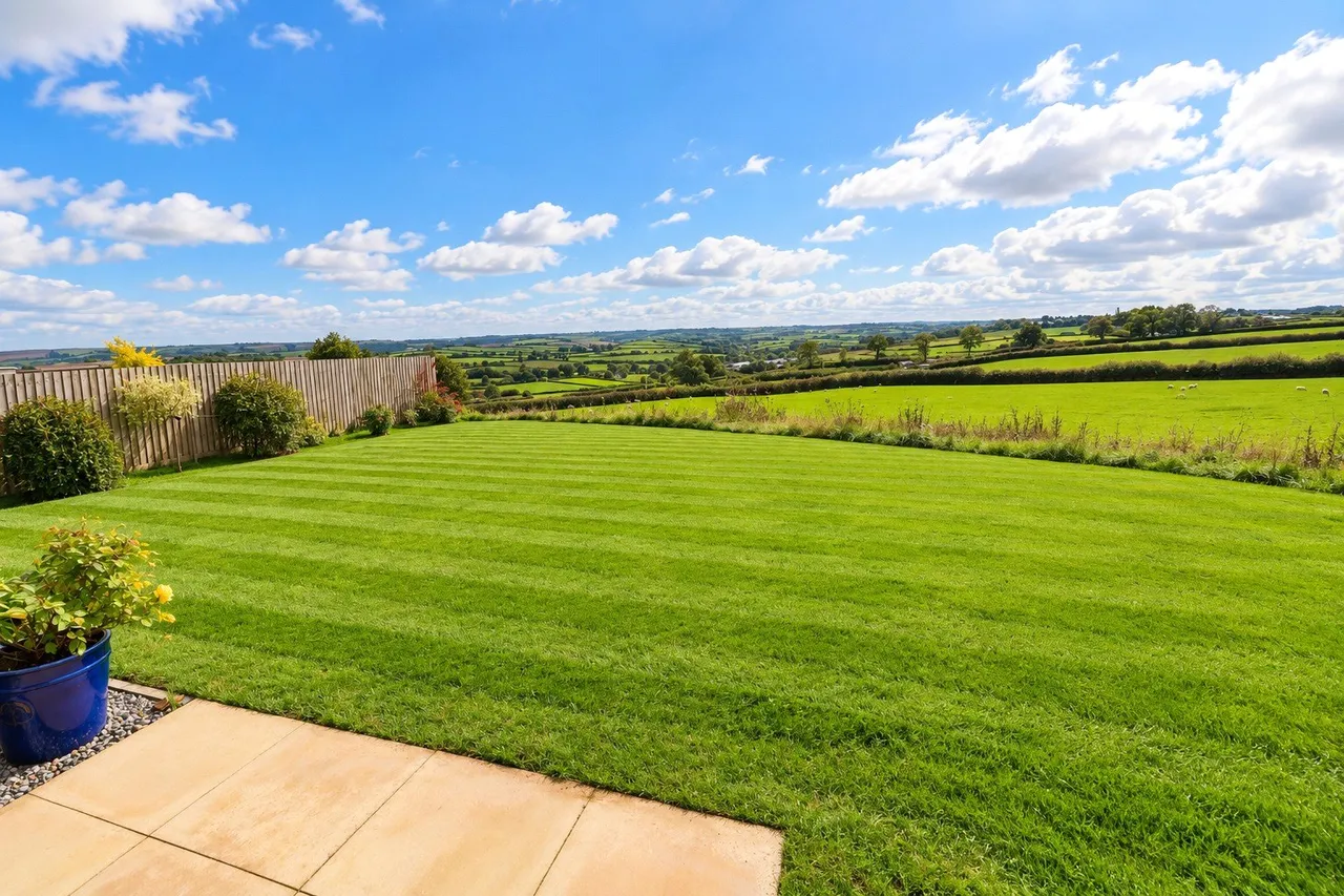 Antler Close, South Molton, EX36, photo 13
