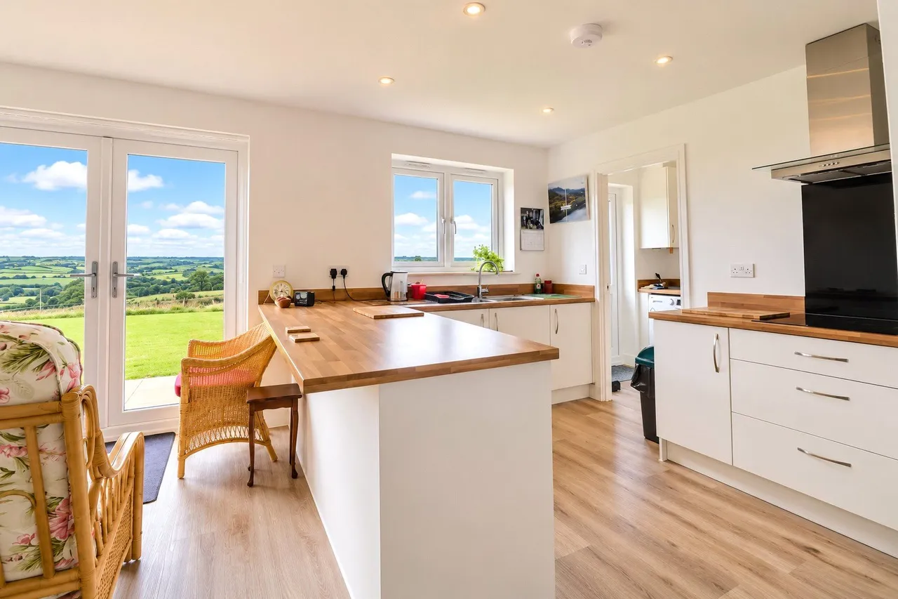 Antler Close, South Molton, EX36, photo 4