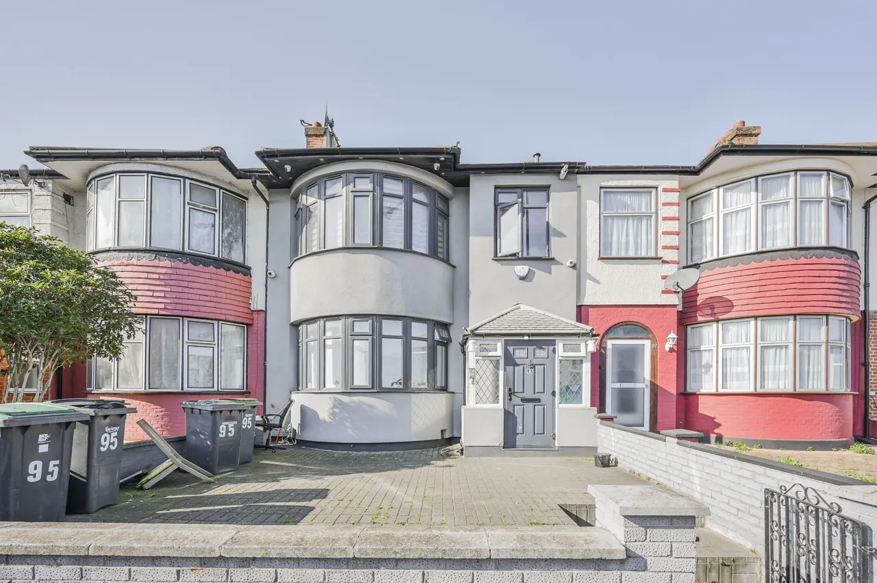 5 bed house for sale — 95 Great Cambridge Road, London
