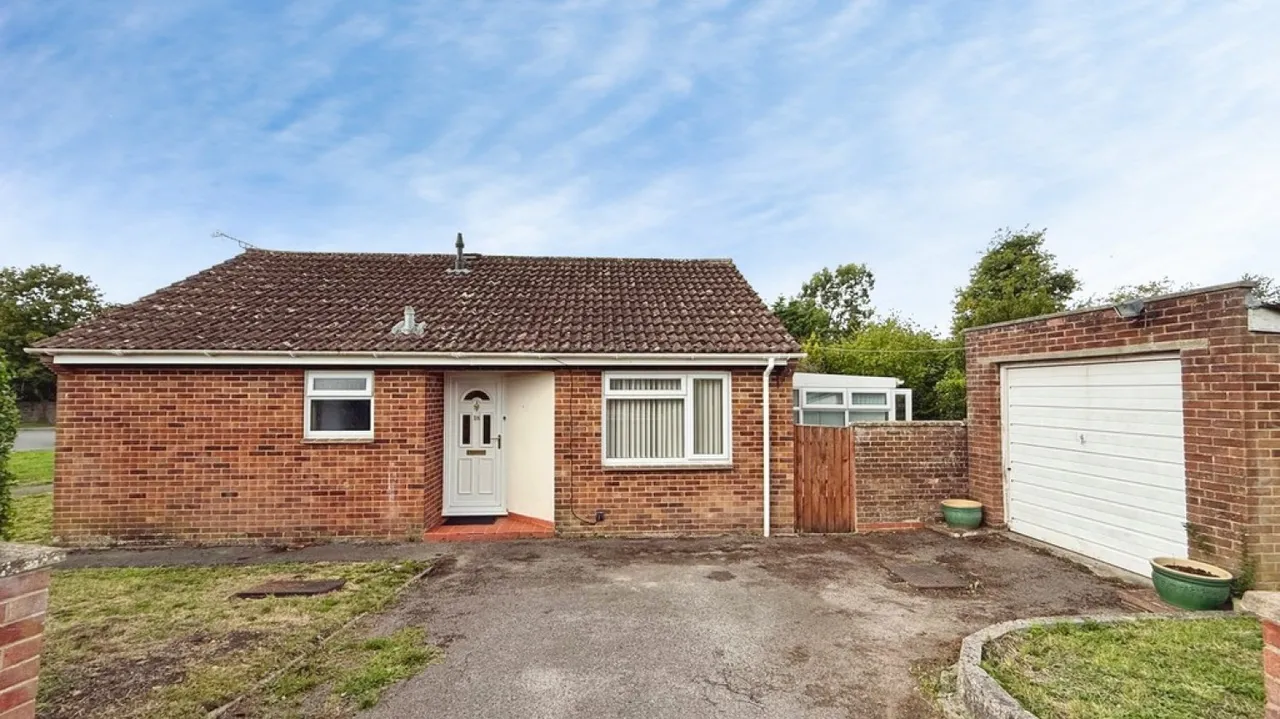 2 bed house for sale — Dilton Marsh, Westbury