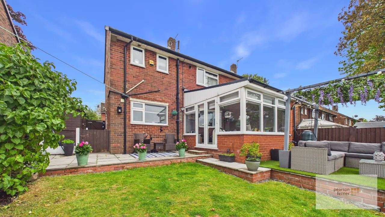 Woodward Close, Bury, BL9 6PB, photo 4