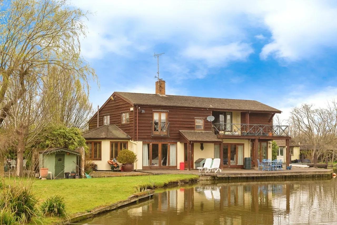 Marsh, Aylesbury, Buckinghamshire, HP17, photo 2