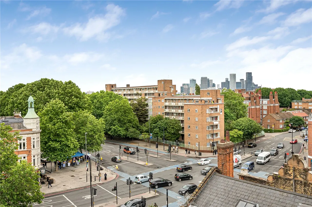Whitechapel Road, London, E1, photo 14