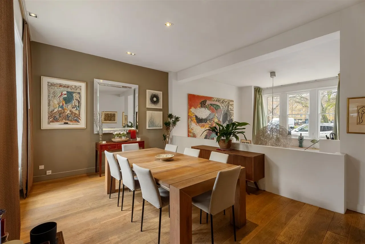 Windmill Drive, London, photo 10