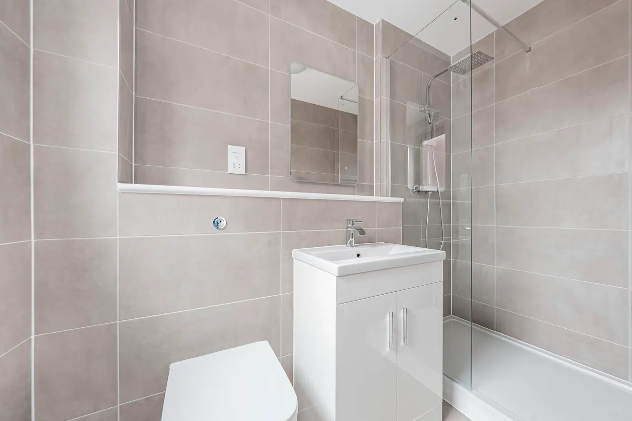 Hanworth Road, Hounslow, TW3, photo 5