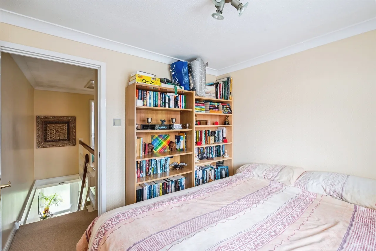 Appledore Close, Eastbourne, photo 12