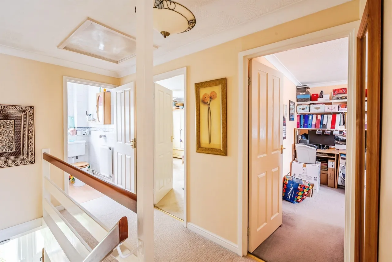 Appledore Close, Eastbourne, photo 9