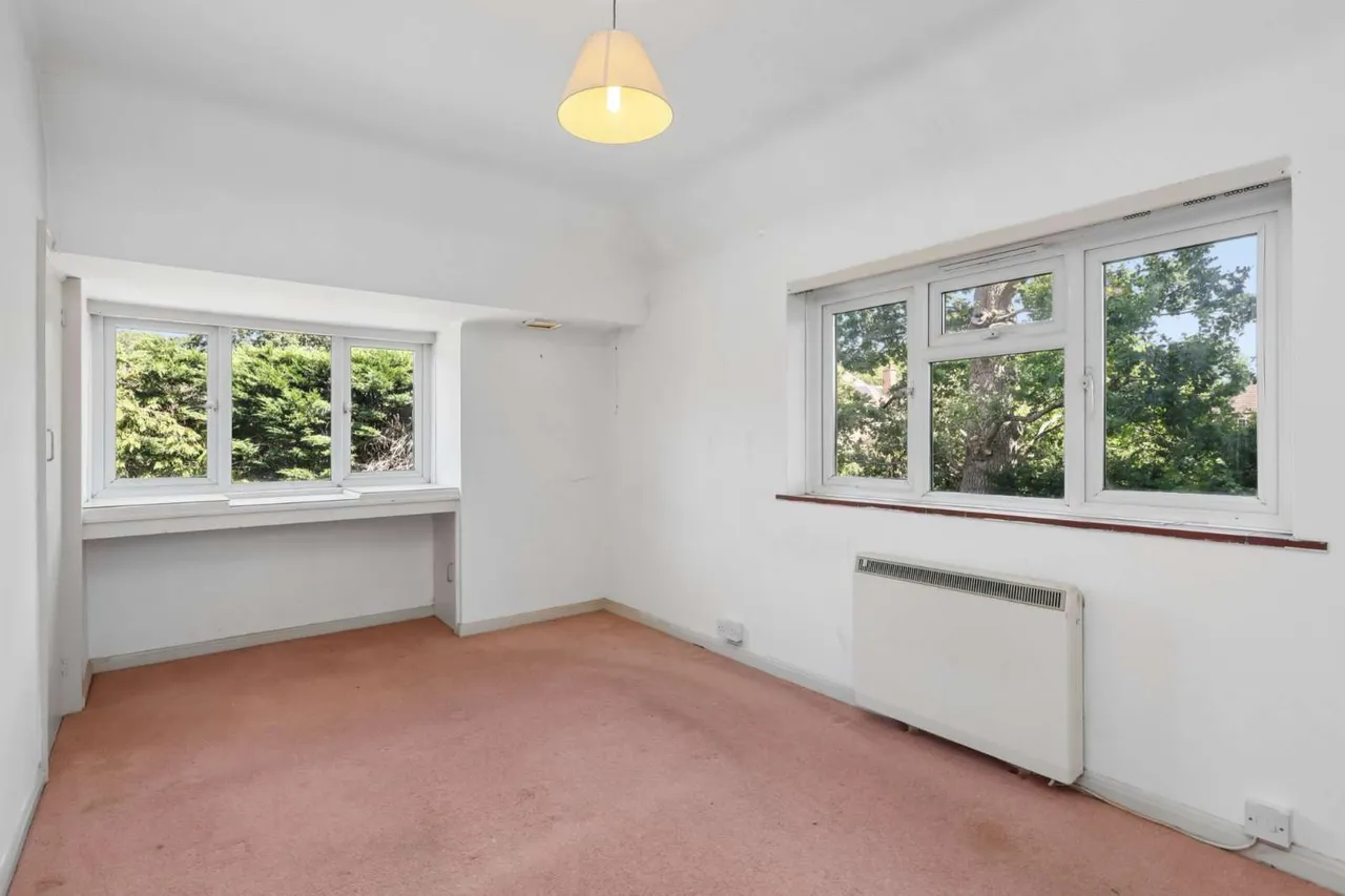 Pond Piece, Oxshott, Leatherhead, Surrey, KT22 0QZ, photo 6
