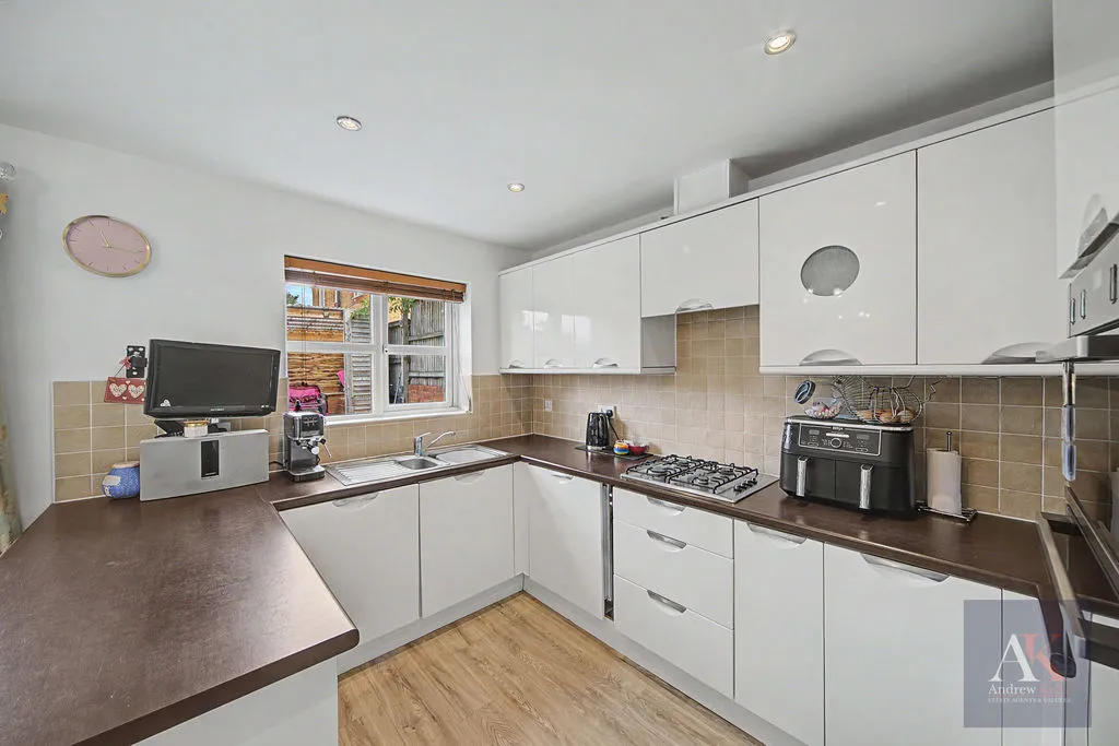 Butterworth Close Milnrow, Rochdale OL16 3TU, photo 5