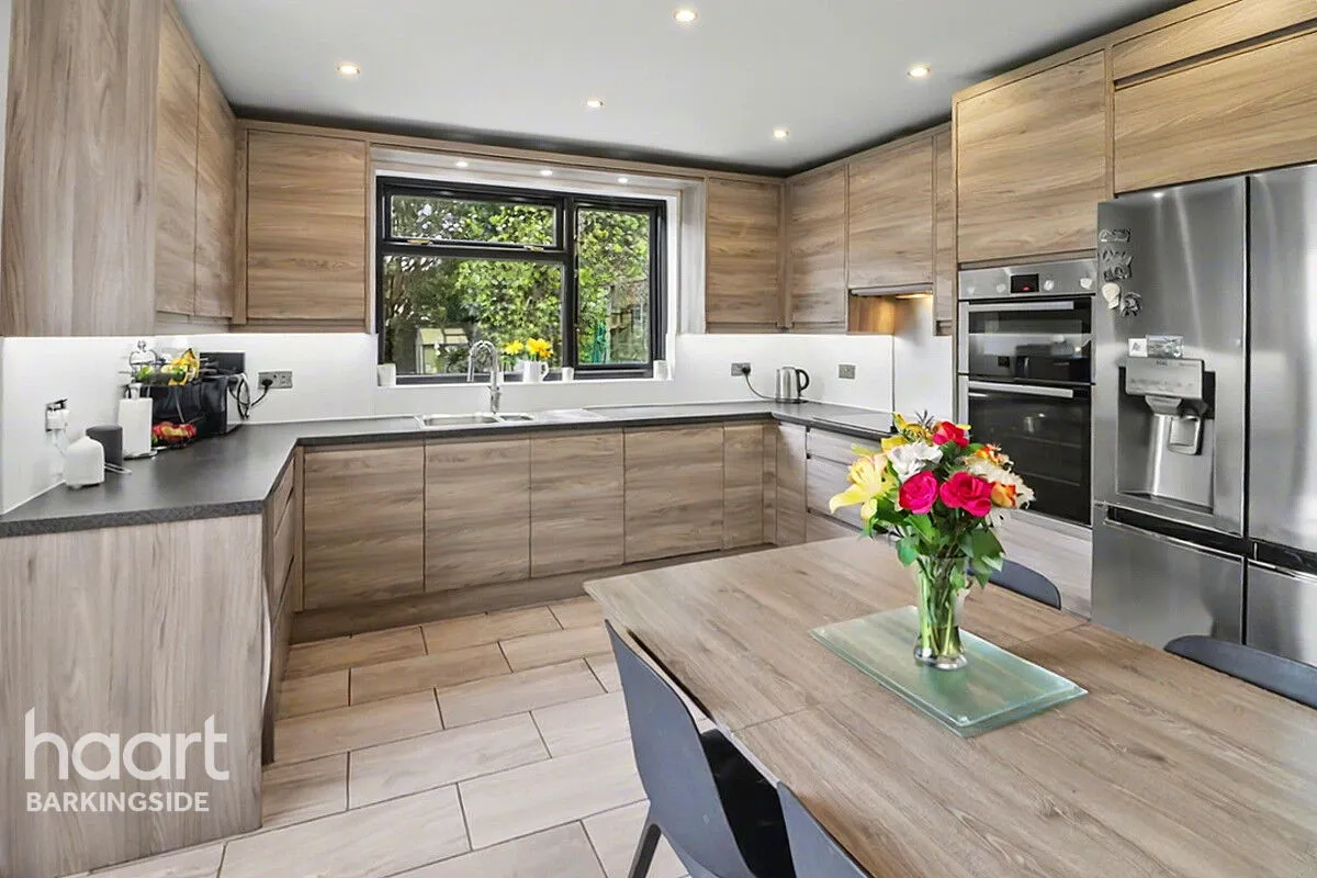 Caterham Avenue, Clayhall, IG5, photo 4
