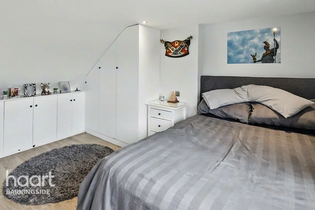 Caterham Avenue, Clayhall, IG5, photo 31