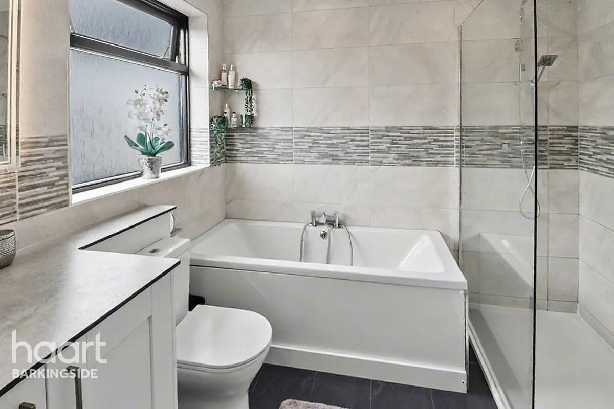 Caterham Avenue, Clayhall, IG5, photo 25