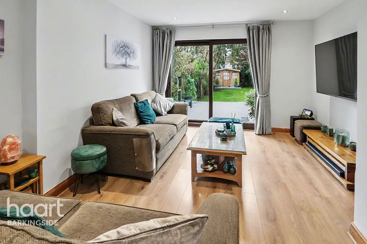 Caterham Avenue, Clayhall, IG5, photo 11