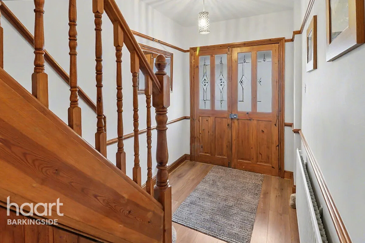 Caterham Avenue, Clayhall, IG5, photo 5