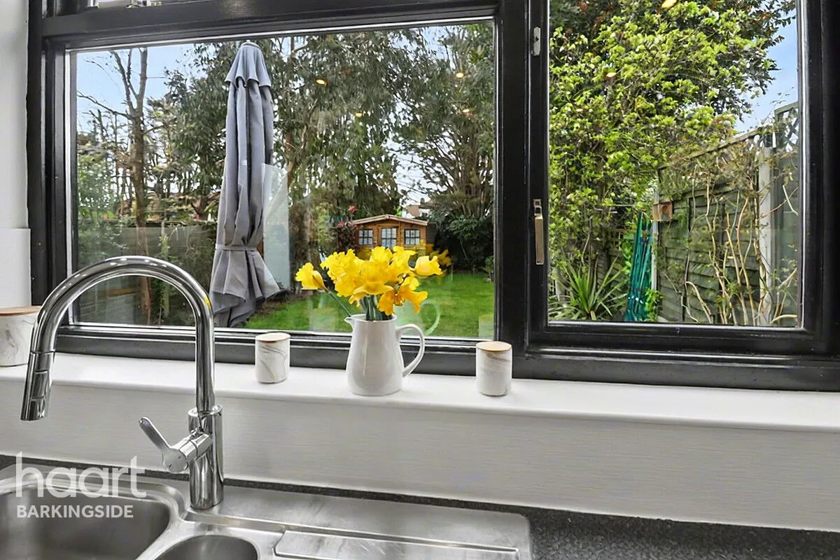 Caterham Avenue, Clayhall, IG5, photo 15