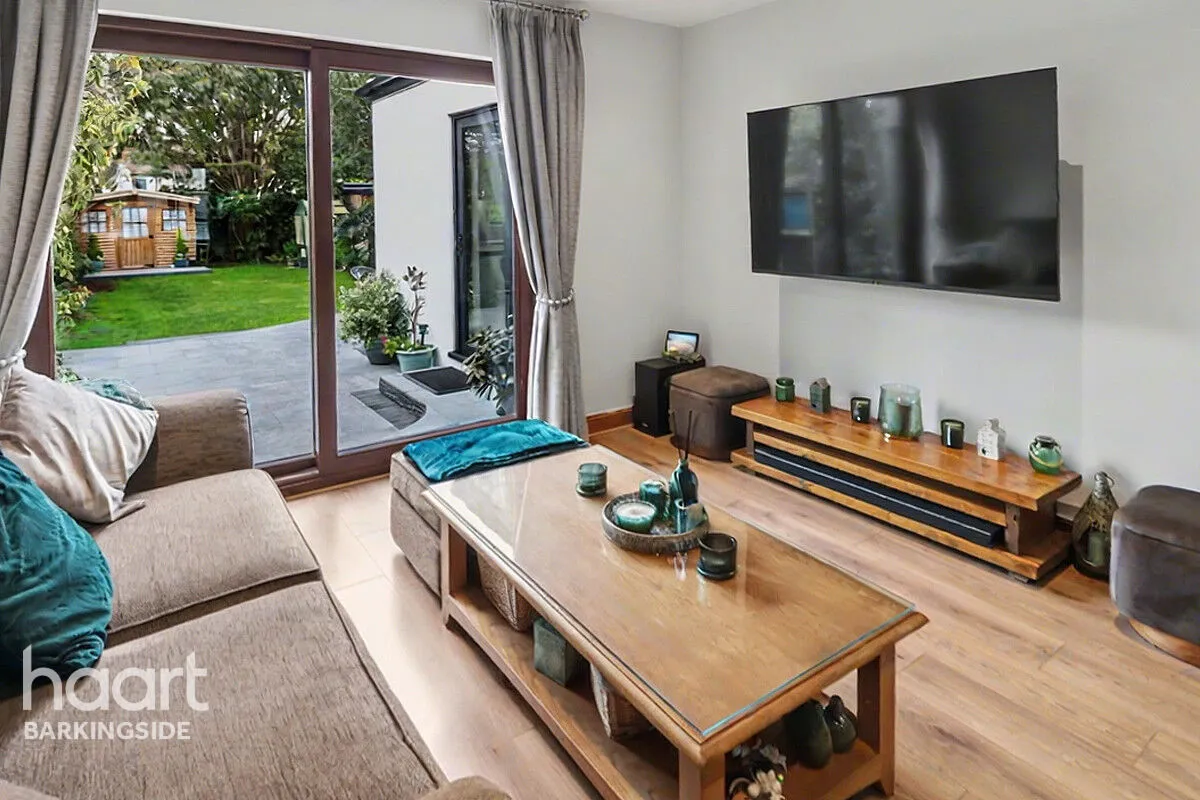 Caterham Avenue, Clayhall, IG5, photo 12