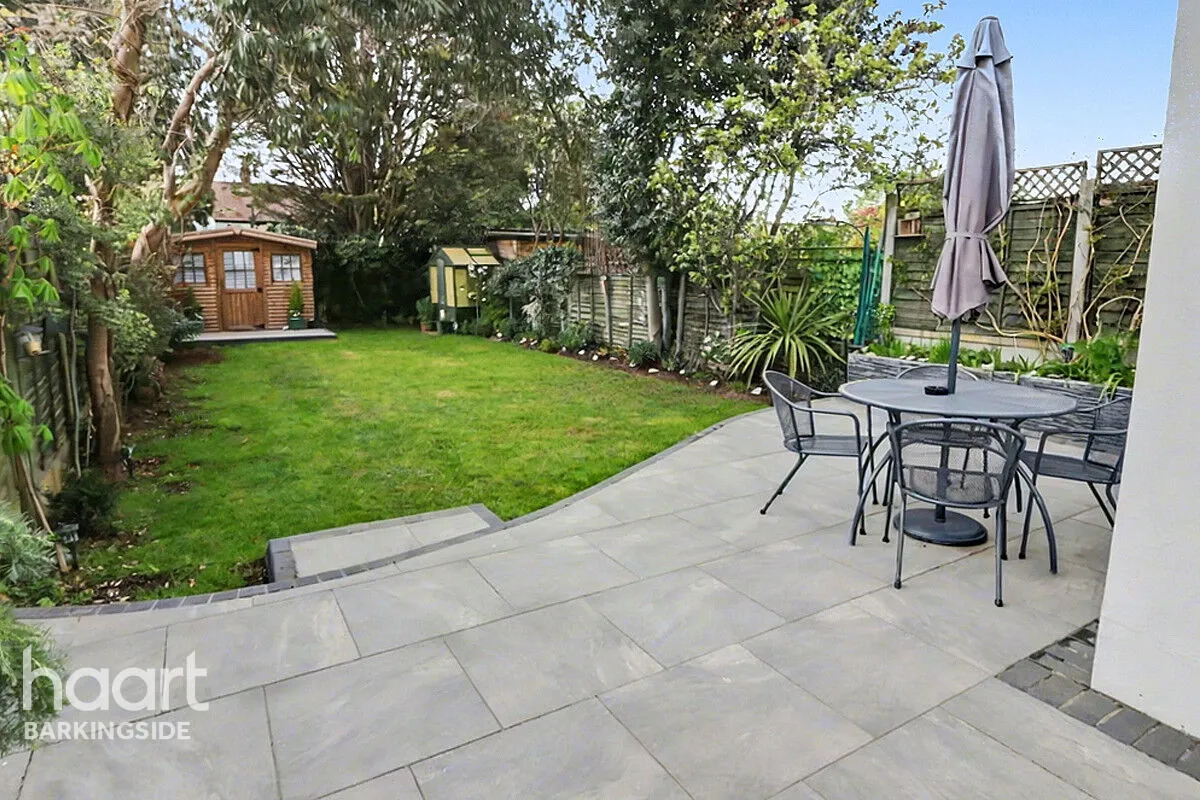 Caterham Avenue, Clayhall, IG5, photo 32