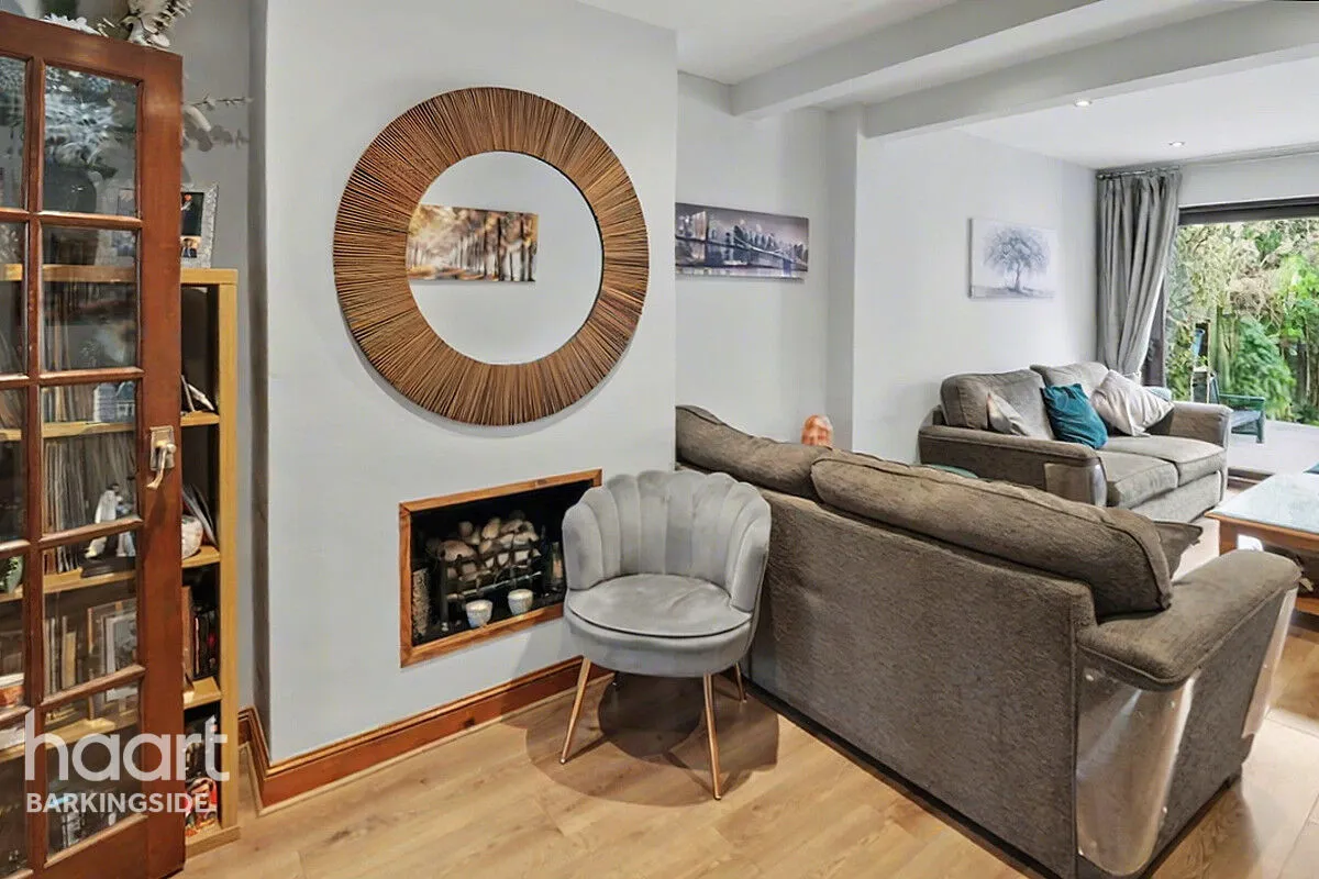 Caterham Avenue, Clayhall, IG5, photo 10