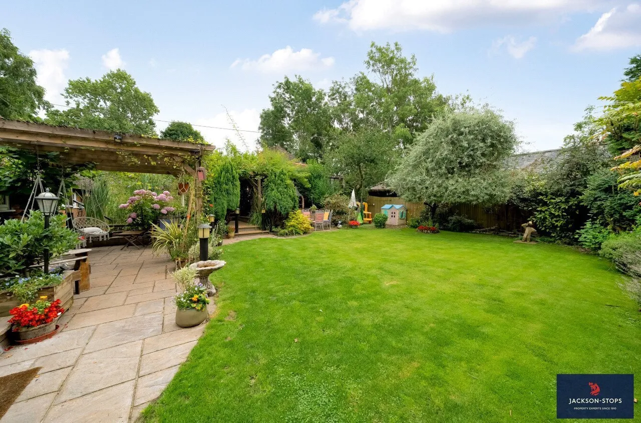 Ampthill Road, Lidlington, MK43, photo 24