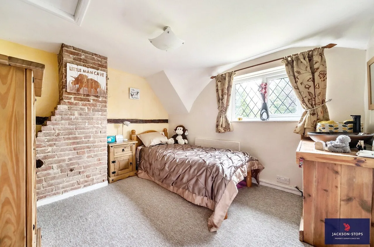 Ampthill Road, Lidlington, MK43, photo 17