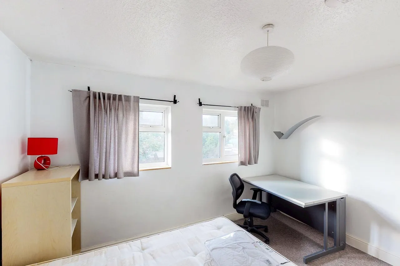Briars Wood, Hatfield, AL10, photo 23