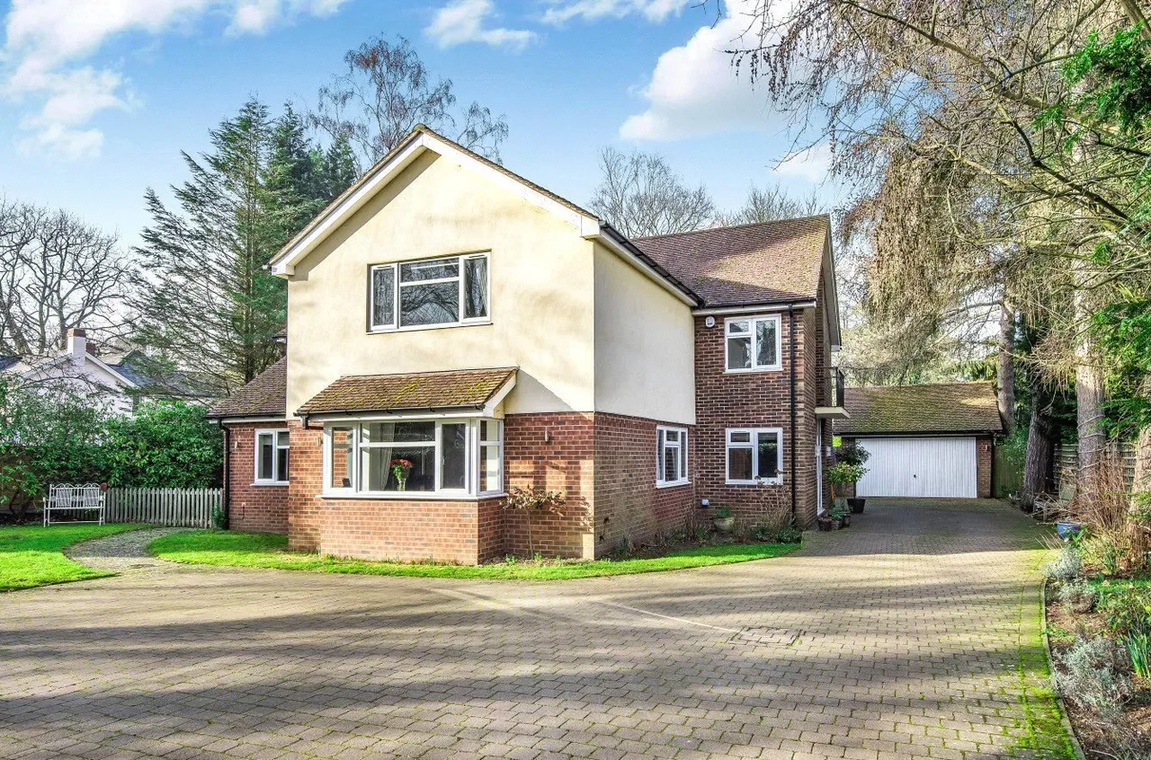 5 bed property to rent, Church Road, Aspley Heath, MK17