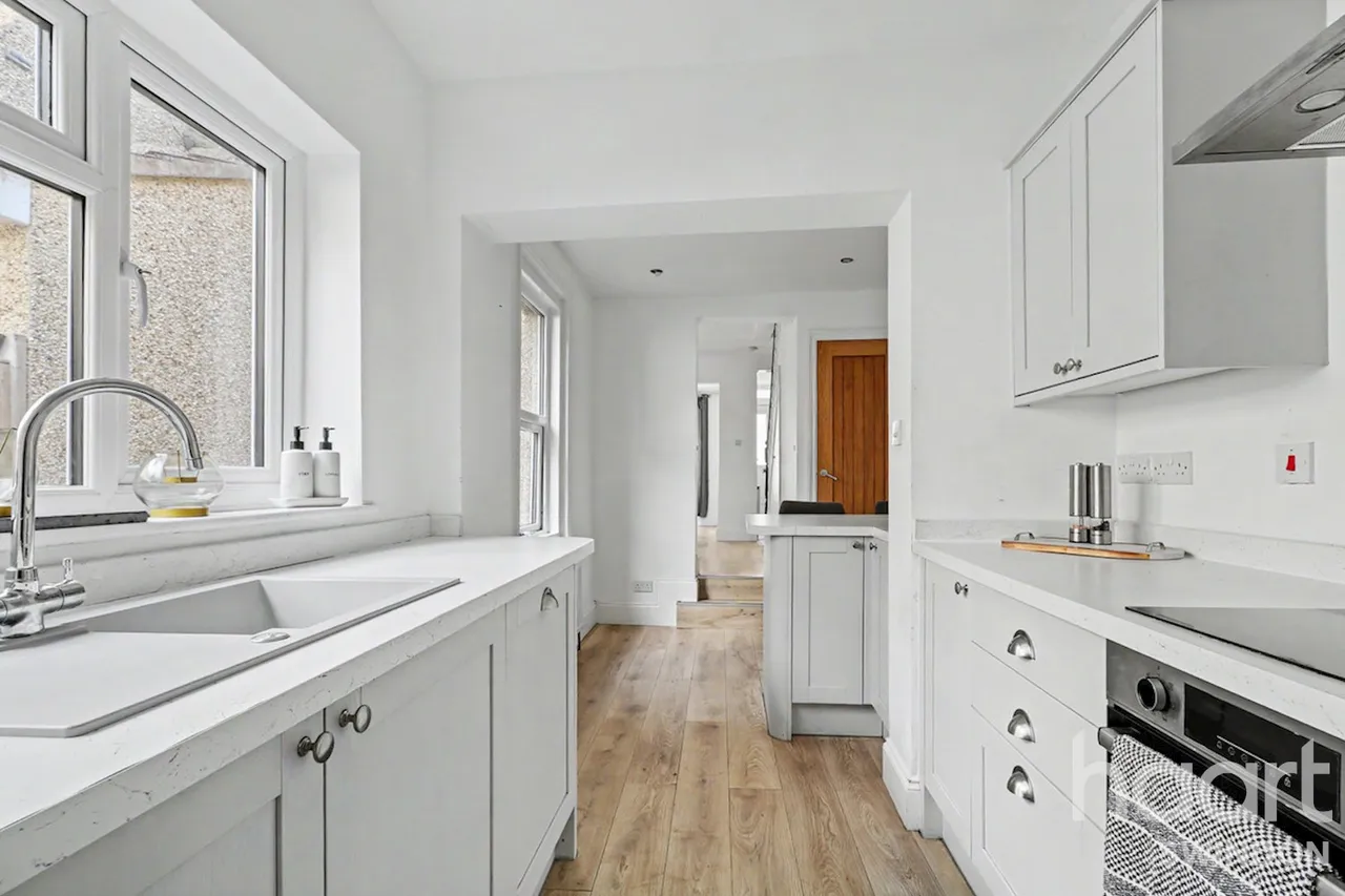 North Street, Swindon, SN1, photo 7