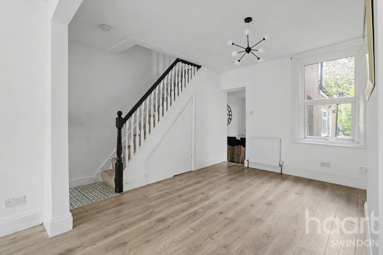 North Street, Swindon, SN1, photo 8