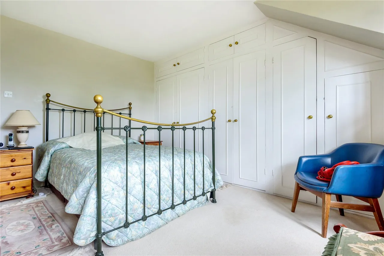 Warwick Close, Hampton, TW12 2TY, photo 9