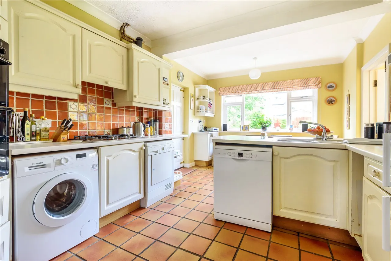 Warwick Close, Hampton, TW12 2TY, photo 5