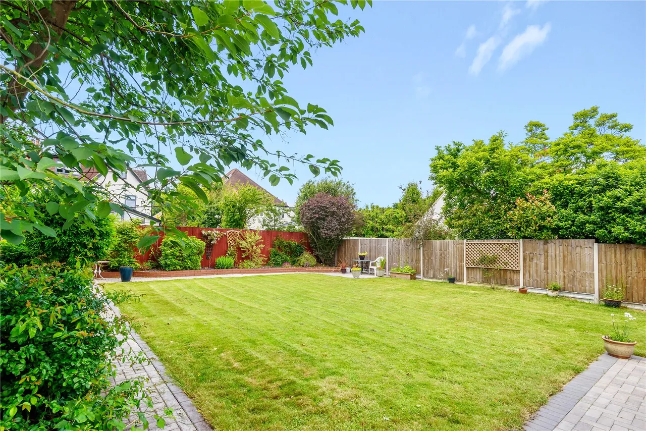 Warwick Close, Hampton, TW12 2TY, photo 10