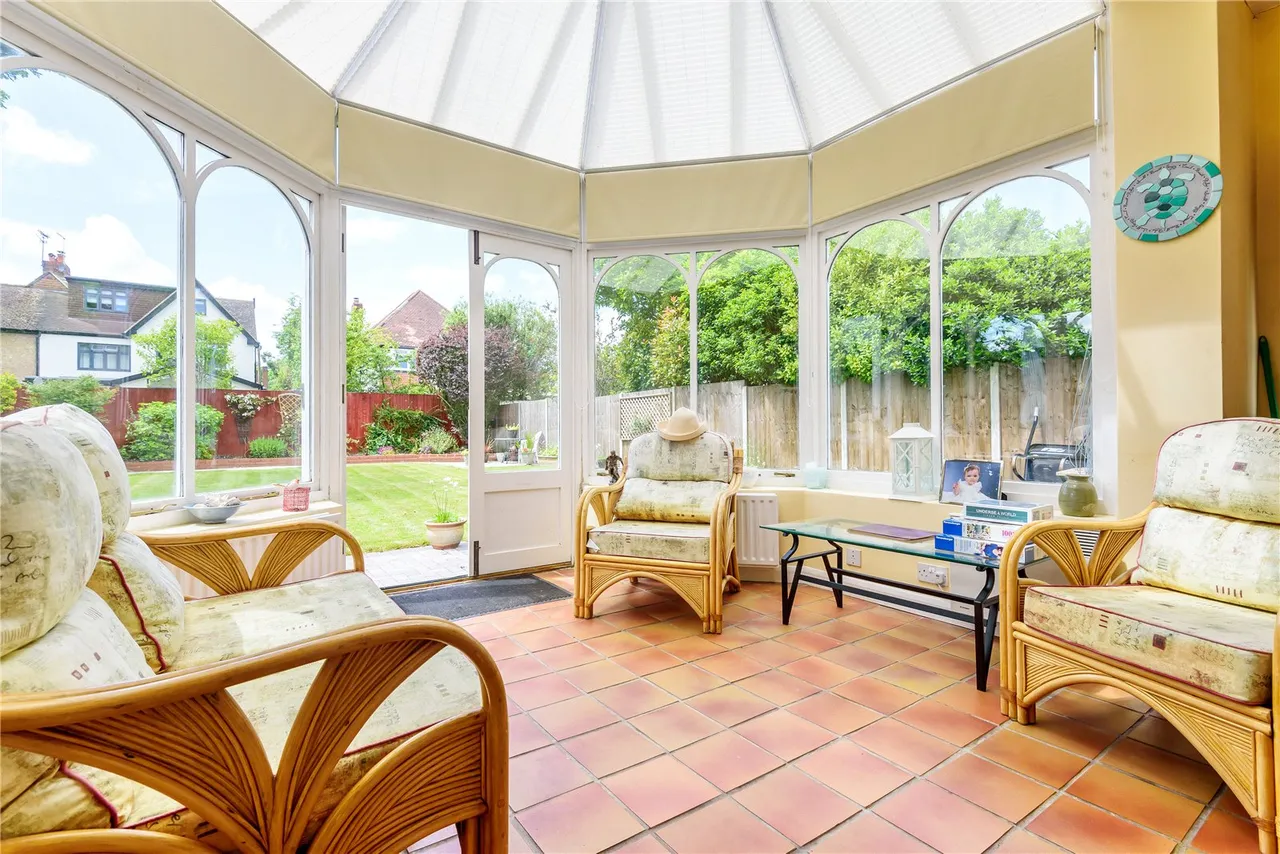Warwick Close, Hampton, TW12 2TY, photo 6