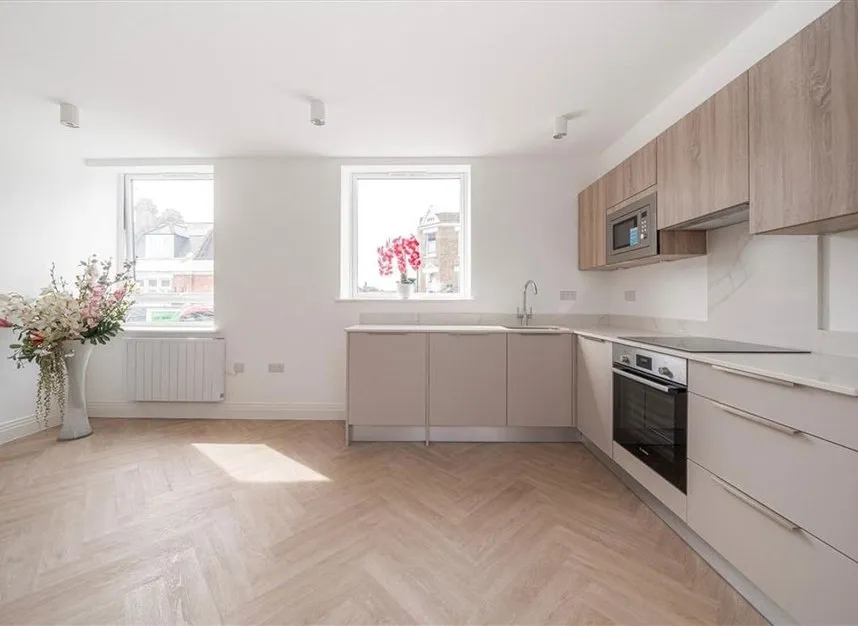 Elfin Grove, Teddington, TW11, photo 2