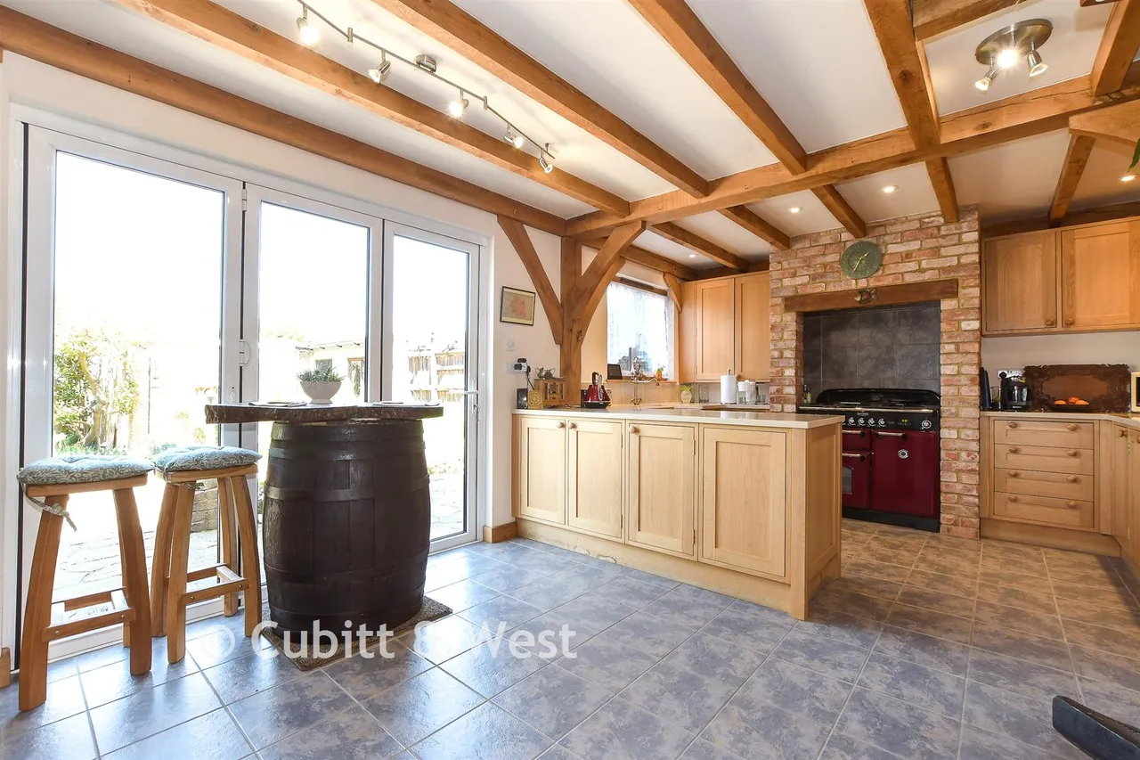 Guildford Road, Westcott, RH4, photo 4