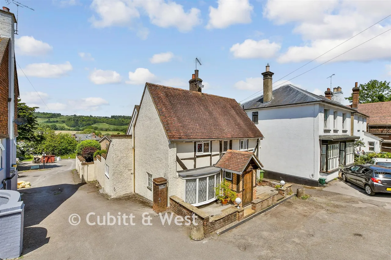2 bed house for sale, Guildford Road, Westcott, RH4