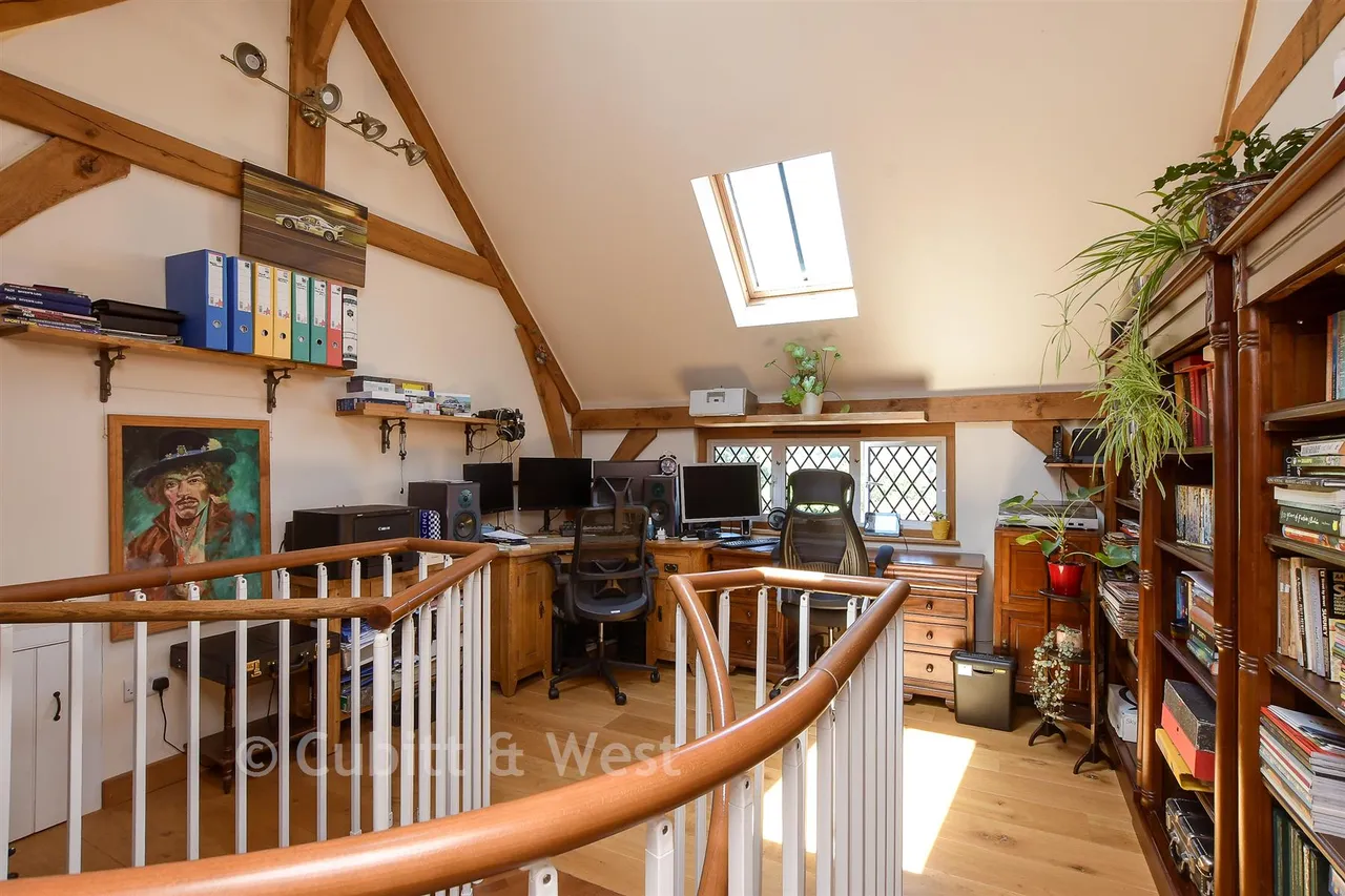 Guildford Road, Westcott, RH4, photo 12