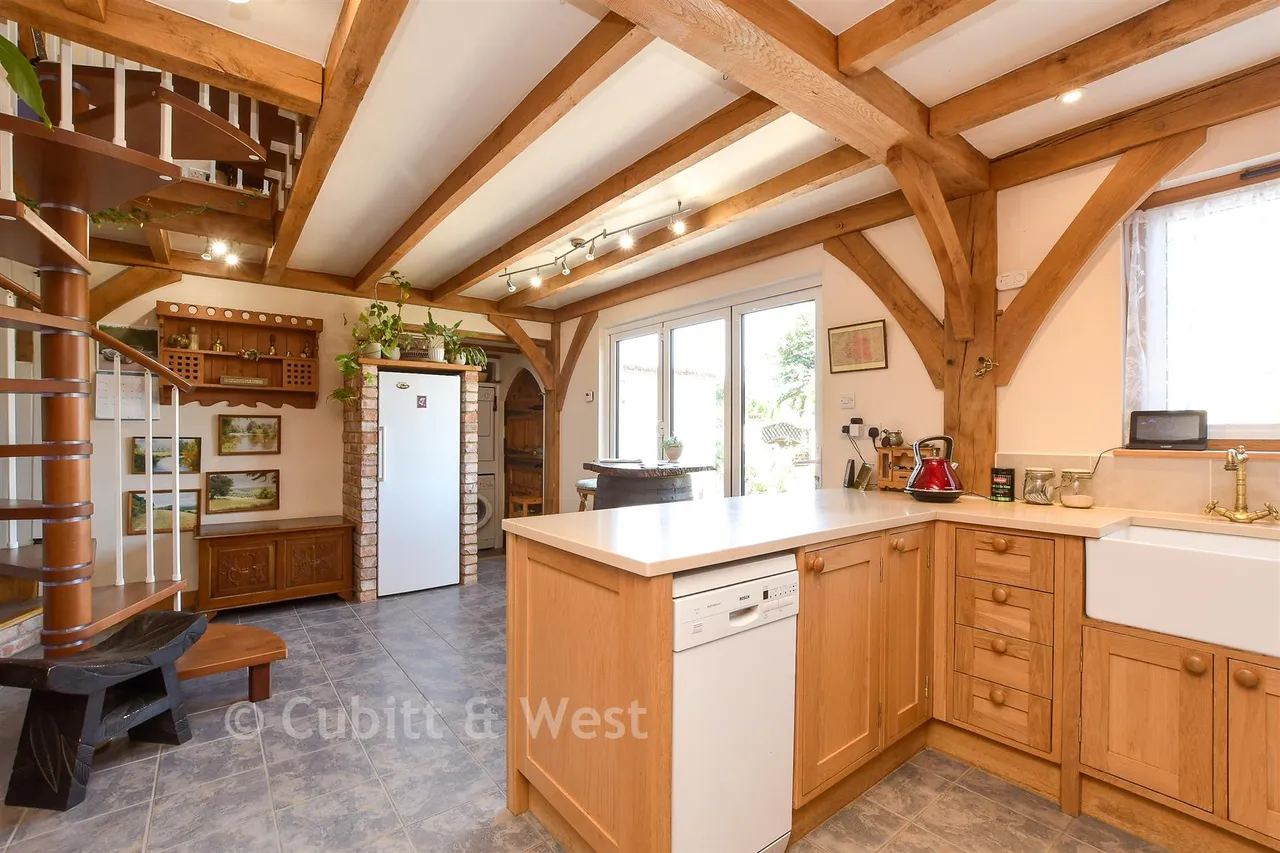 Guildford Road, Westcott, RH4, photo 5