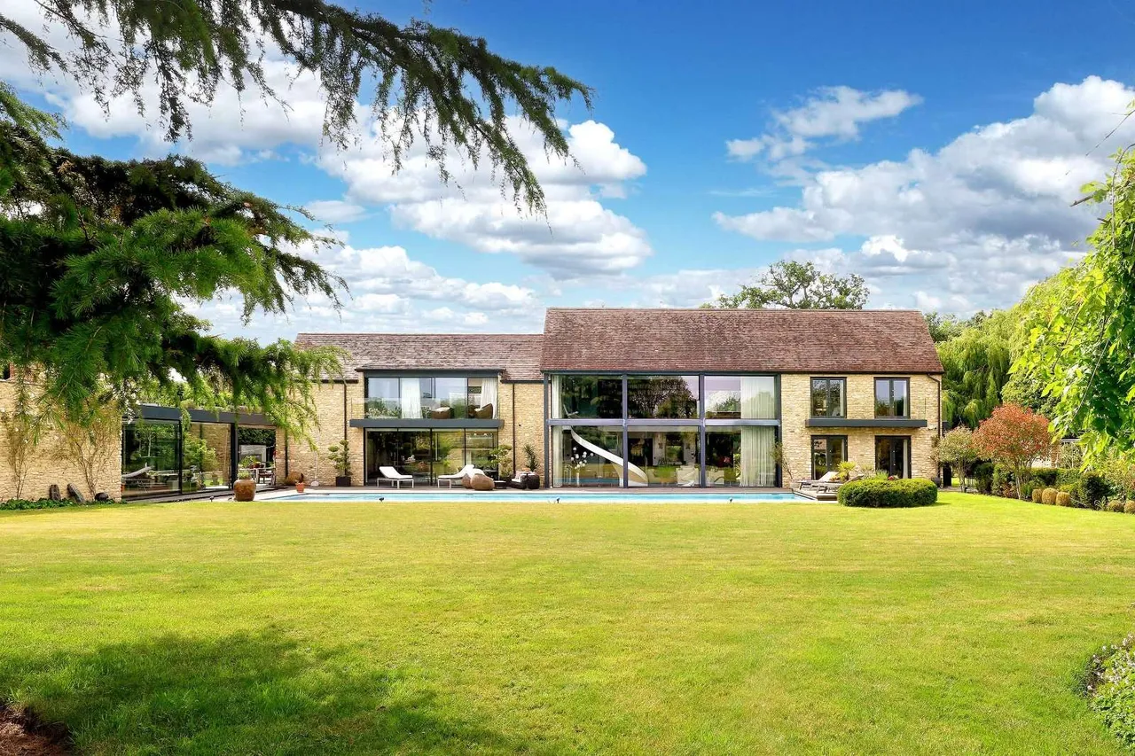 6 bed house for sale, The Green, Stadhampton, OX44