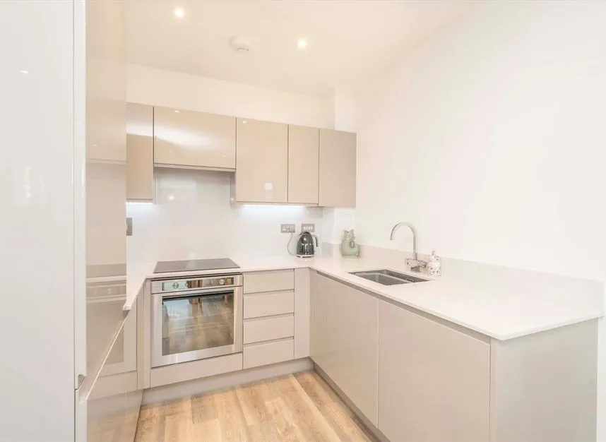 Bridges Court Road, Battersea, SW11, photo 3