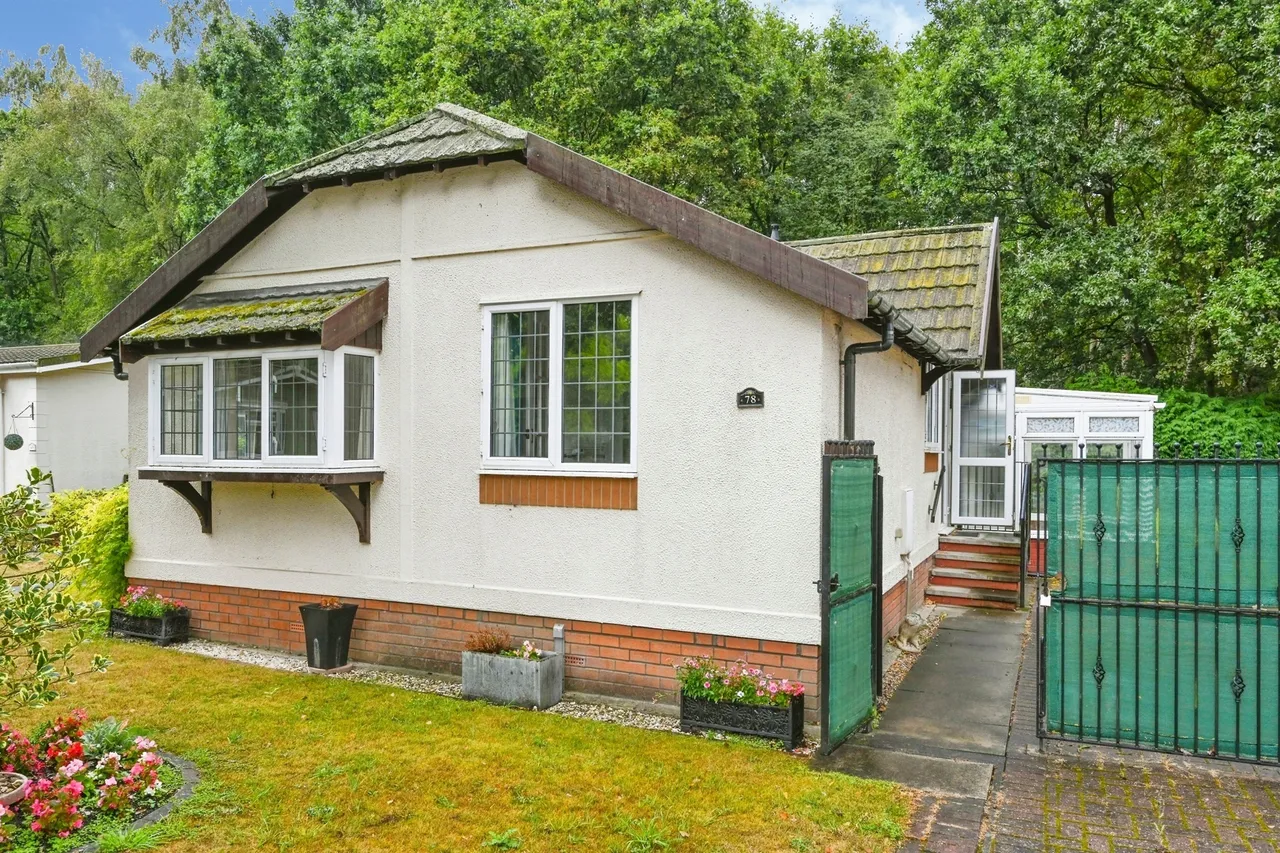 2 bed park home for sale — Oaklands Park, Roughton Moor, WOODHALL SPA