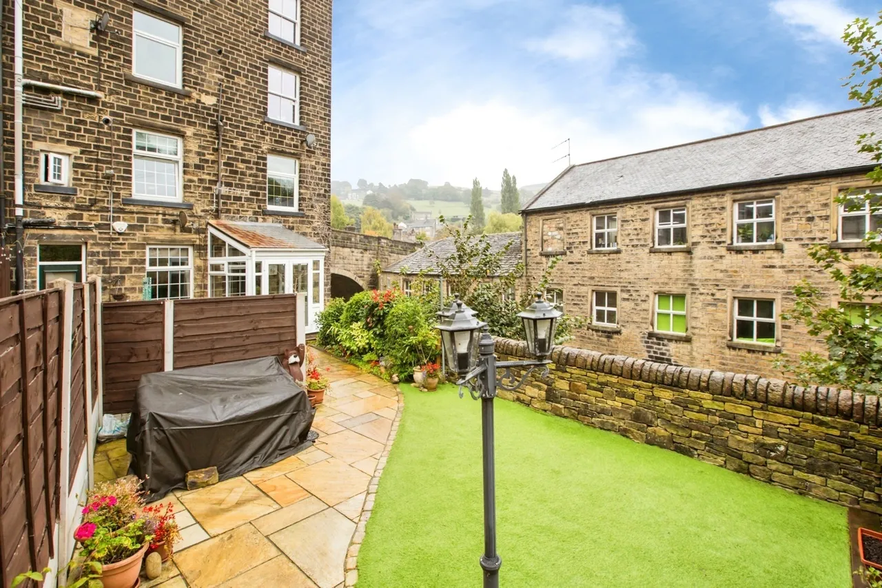 Elland Road, Ripponden, HX6, photo 4