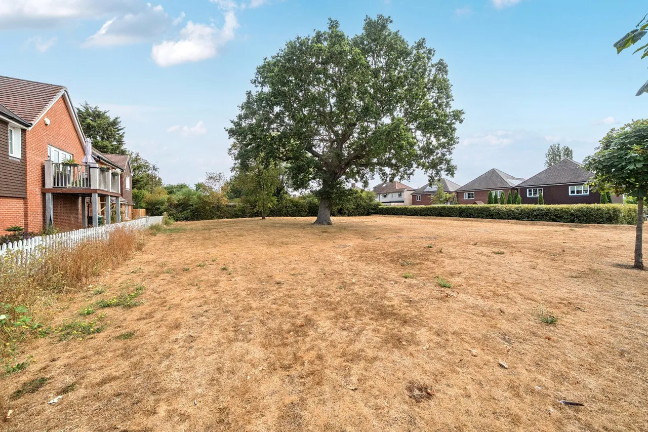 Oaktree Gardens, SE9, photo 28