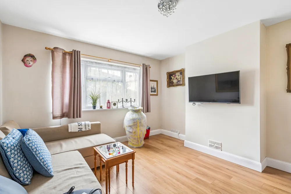 Northdown Close, Ruislip, HA4, photo 3