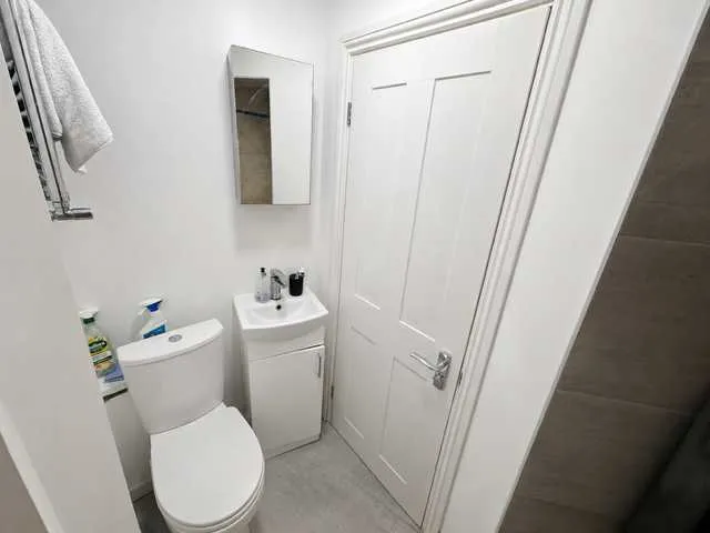 1 bed flat to rent — 25-27 Mount Ephraim, Tunbridge Wells, Kent, TN4 8AU