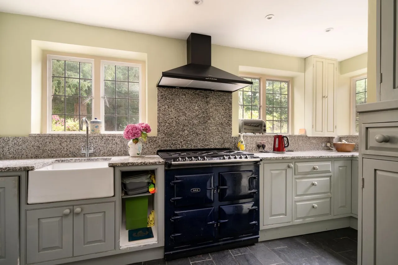 Slines Oak Road, Woldingham, CR3, photo 8