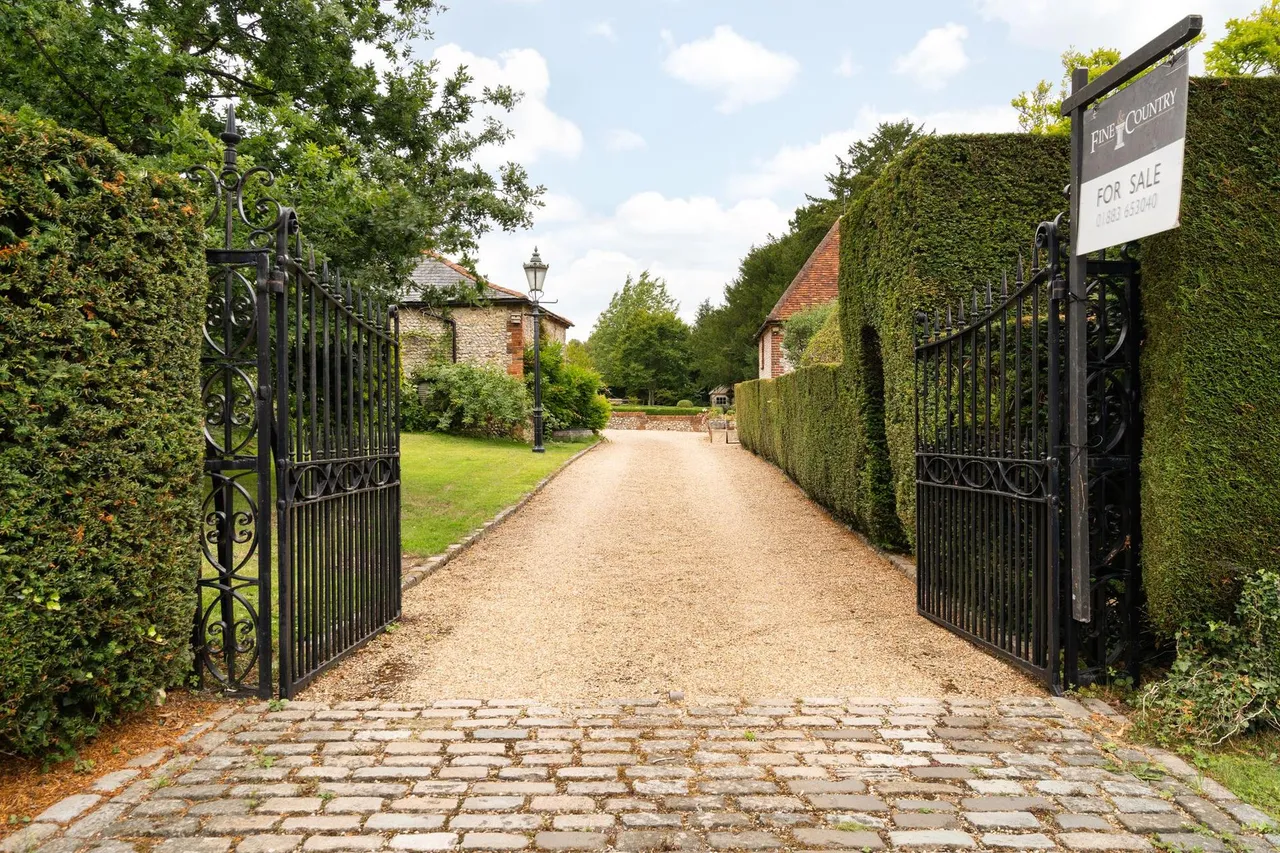 Slines Oak Road, Woldingham, CR3, photo 43