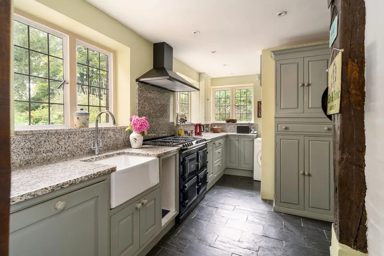 Slines Oak Road, Woldingham, CR3, photo 9