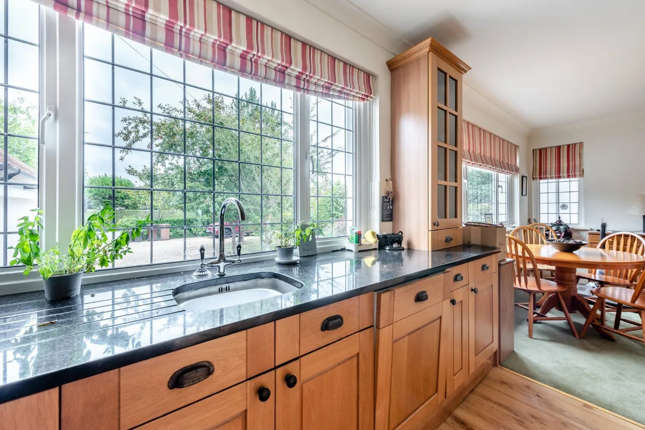 West Close, Middleton-on-Sea, West Sussex, PO22 7RP, photo 10